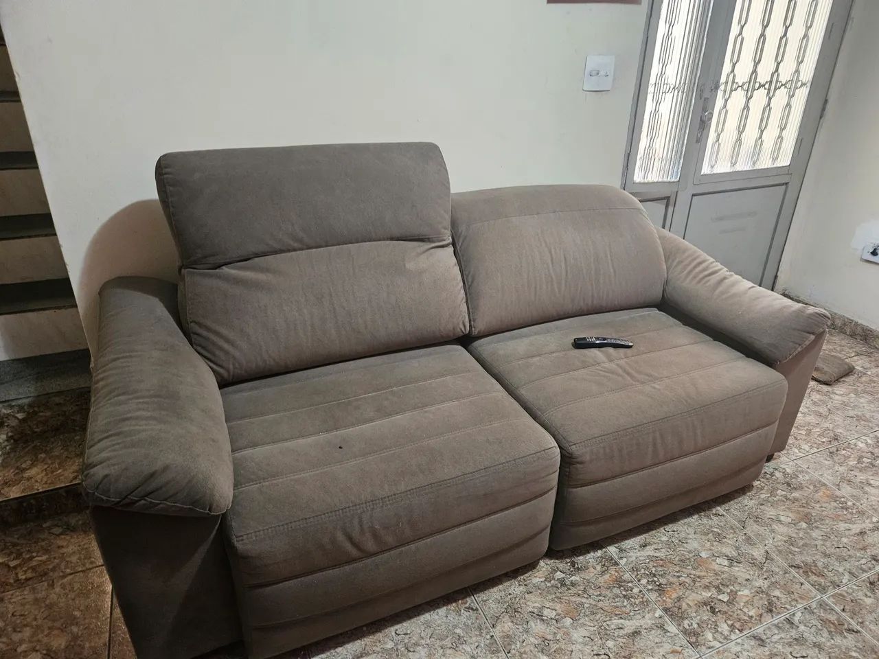 Sofá reclinável e retrátil - Foto 3