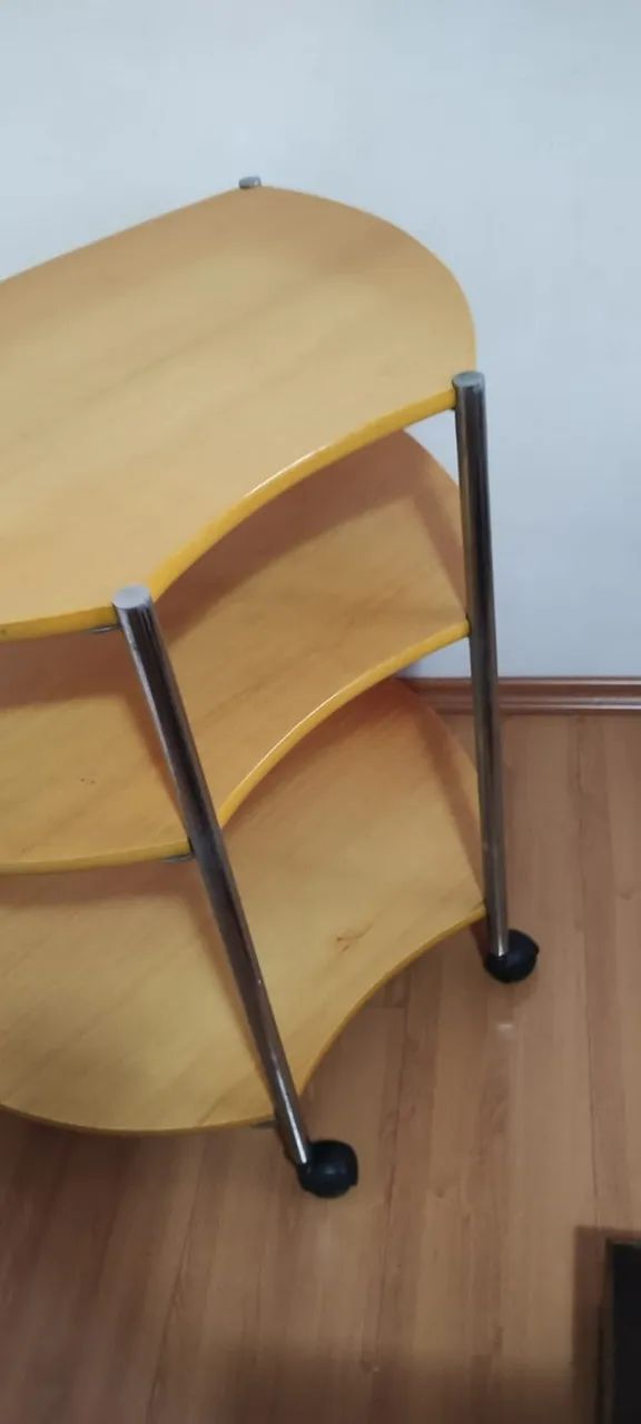 Mesa de Apoio de Sala e TV Tok Stok - Desapegar  - Foto 4