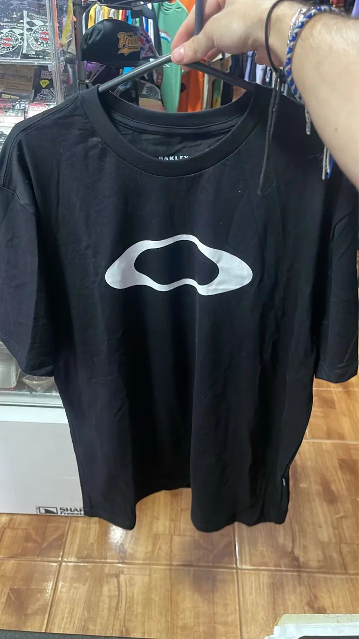Camisetas oakley com pequenos defeitos 50.00 - Foto 4