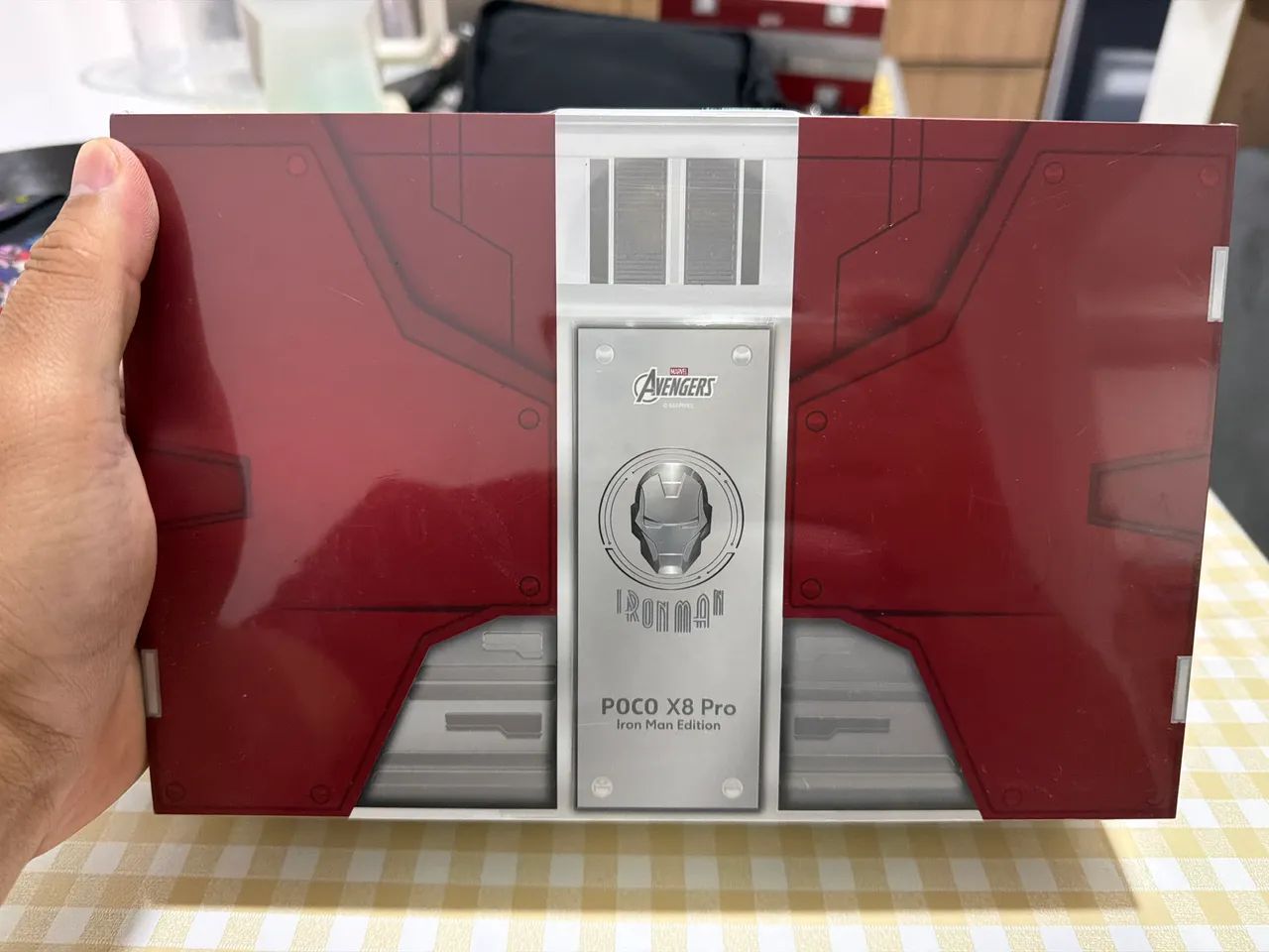 Smartphone poco x8 pro iron man edition - Foto 3