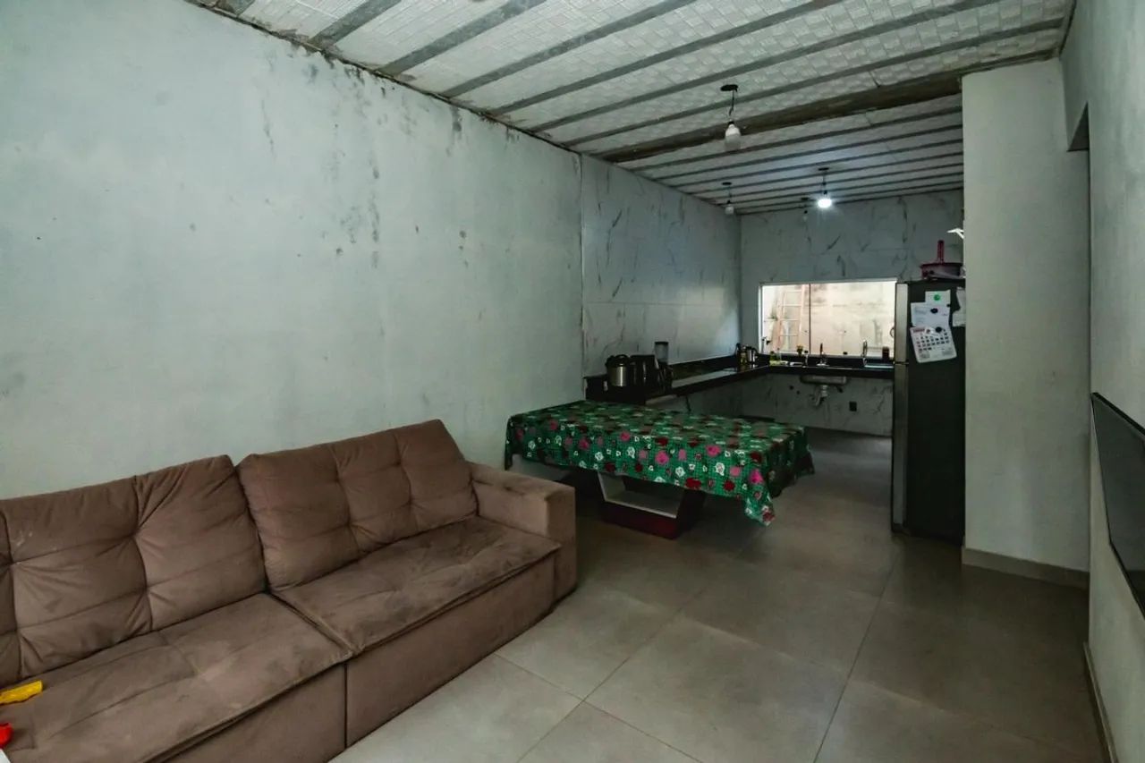 Casa à Venda - Floramar, 3 Quartos, 160 m2