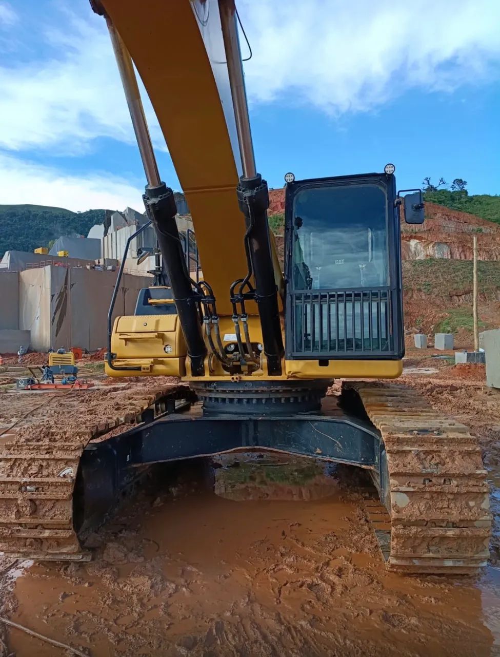 Escavadeira Caterpillar 345GC ano 2020 com 7.300 horas e concha grande, em MG - Foto 5