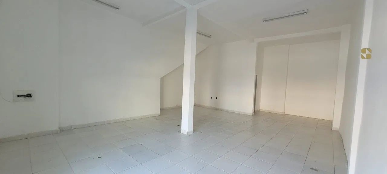 Sala comercial no bairro Alvorada disponível para locação