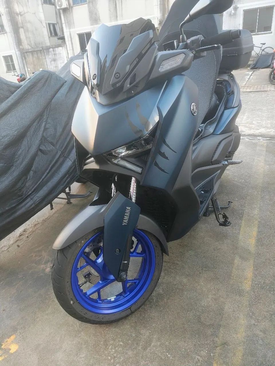 Vendo scooter Xmax 250 2025