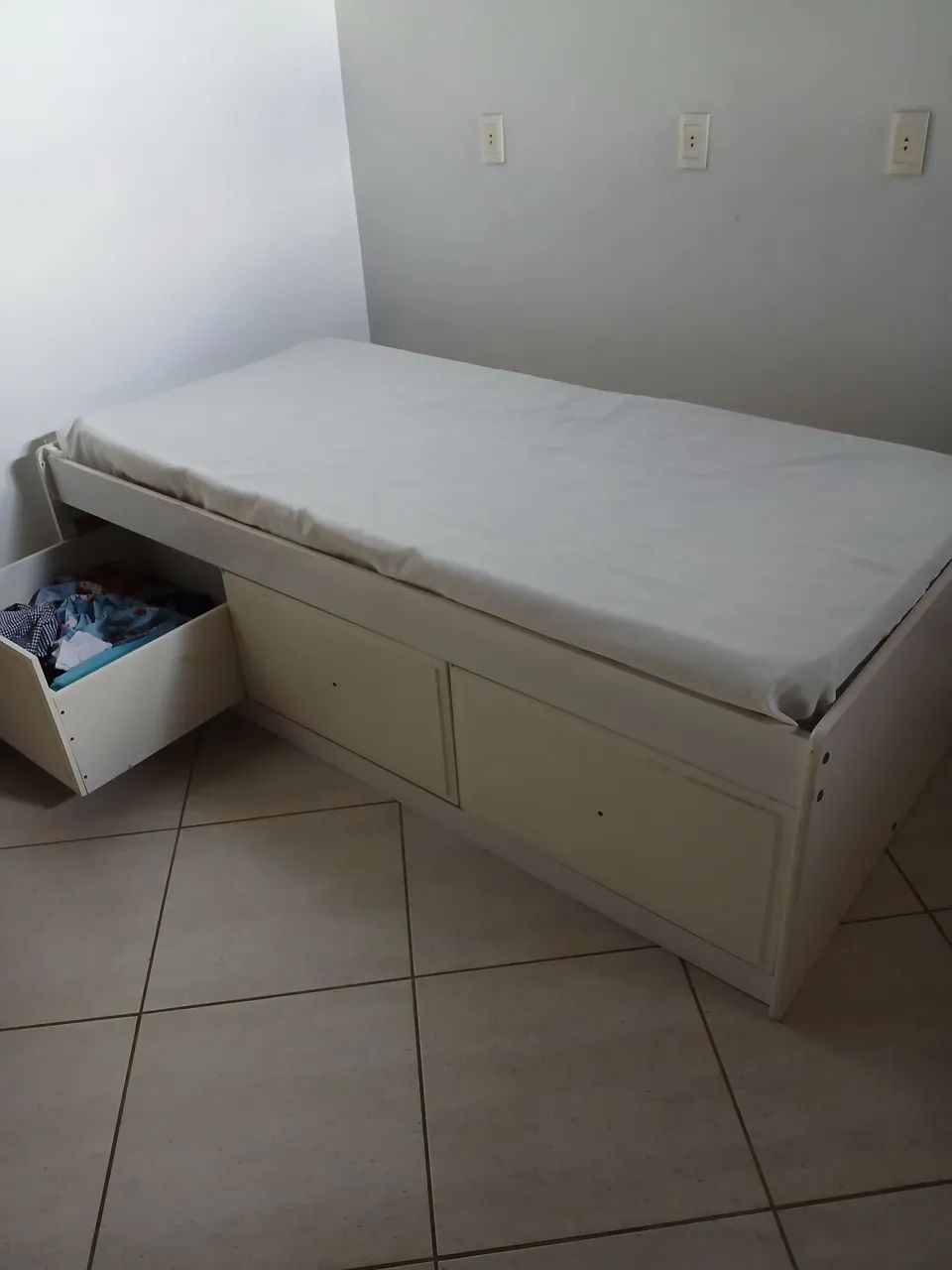 CAMA SOLTEIRO COM 3 GAVETÕES