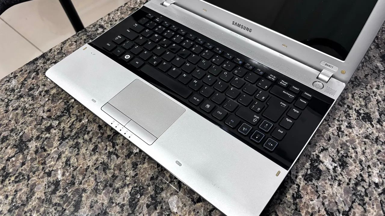 Notebook Samsung i3 de 2.53 ghz com Ssd 120 com 6gb ddr3 c windows 10 e Office 24 - Foto 2