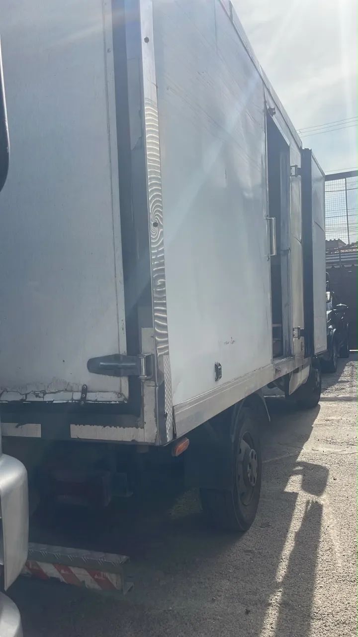 Baú para iveco - Foto 5