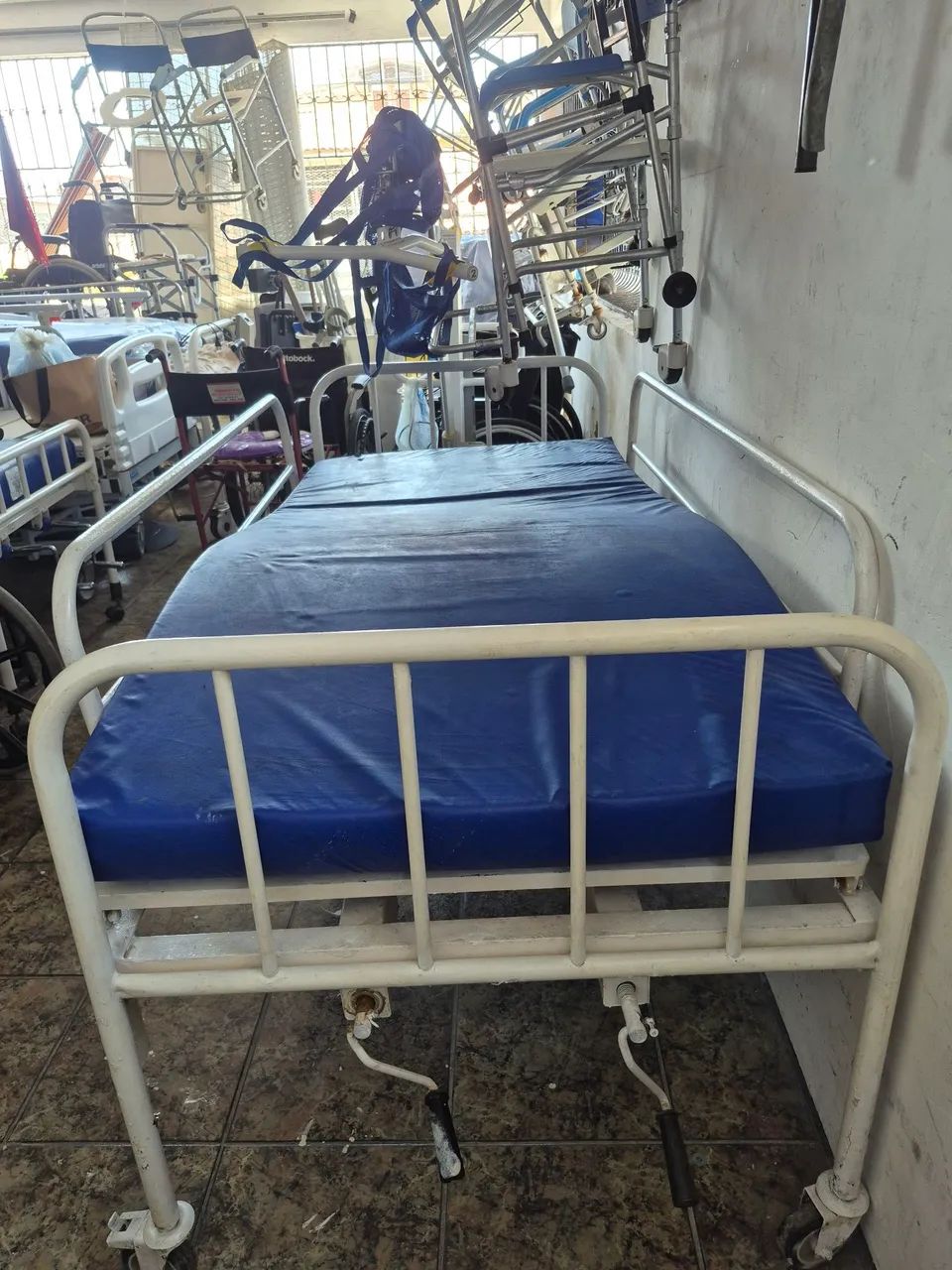 Cama hospitalar com colchao - Foto 2
