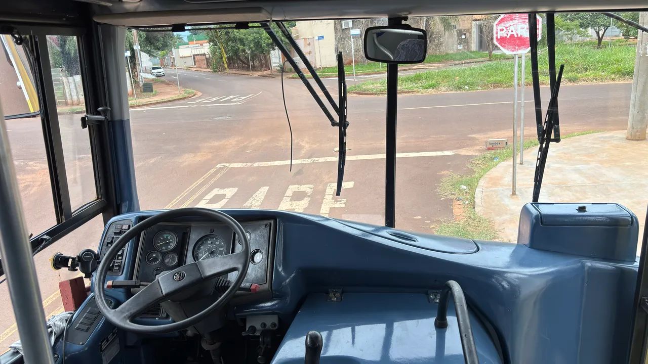 Vendo ônibus em ótimo estado 40 passageiros  - Foto 8