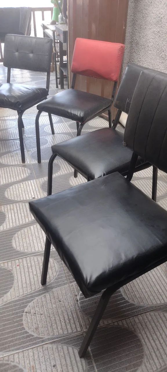 Cadeiras estilo retrô conservadas  - Foto 2