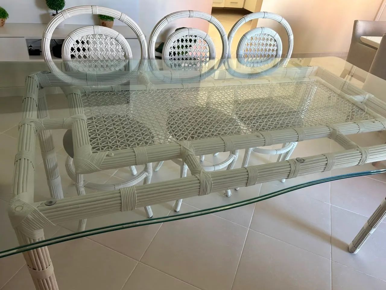 Mesa de Jantar 8 lugares em perfeito estado !  
