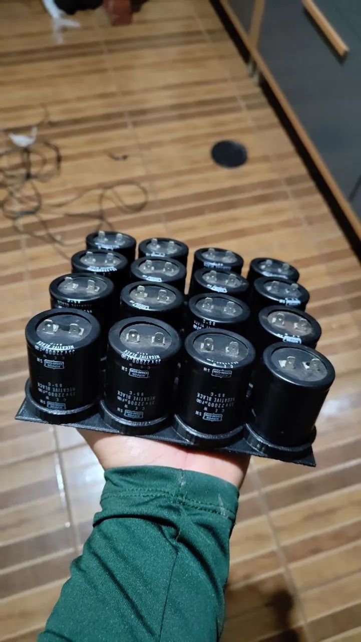 Capacitor 35v 22.000 uf - Foto 2