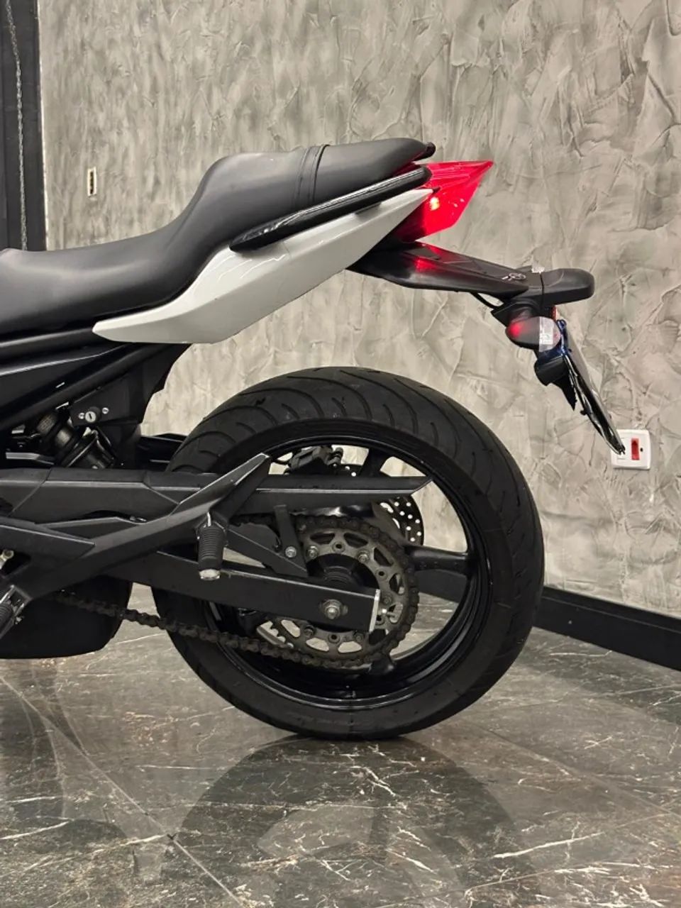 Yamaha XJ6 N 2013 - Foto 4