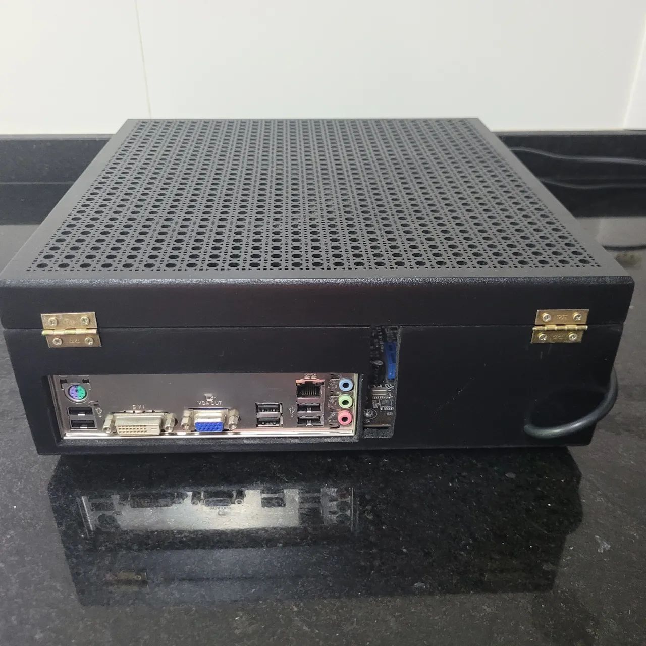Gabinete com placa mãe e fonte - Foto 5