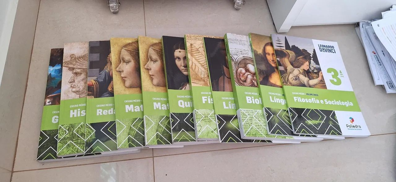 Livros didáticos poliedro
