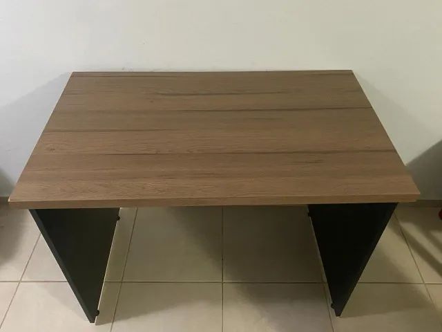 Mesa de MDF Usada 100cm x 60cm x 72cm - Foto 3