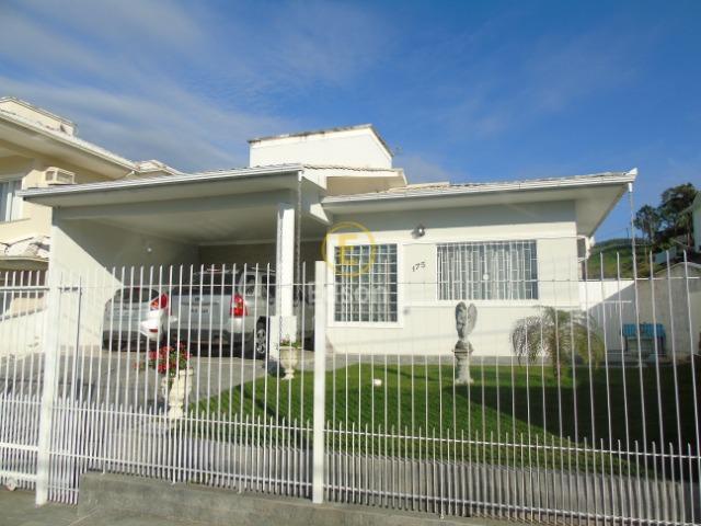 Casa em Excelente Localização na Pedra Branca com 2 Suítes!!!!