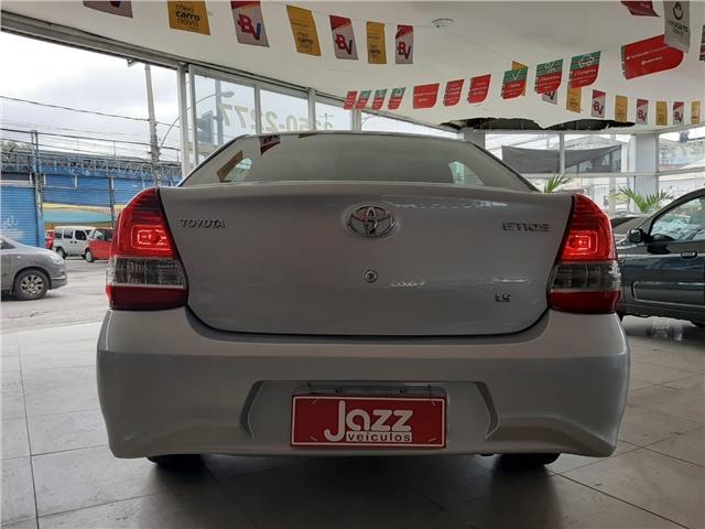 Toyota Etios 1.5 x sedan 16v flex 4p manual - Foto 5