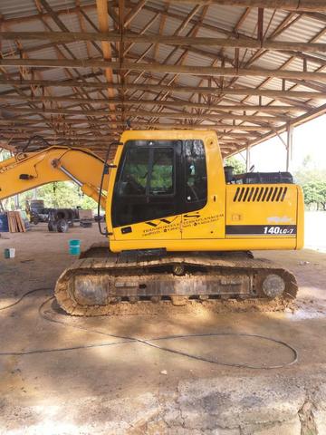 Escavadeira Hyundai 140