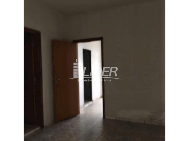 Casa para alugar com 3 dormitórios em São jorge, Uberlândia cod:804306 - Foto 5