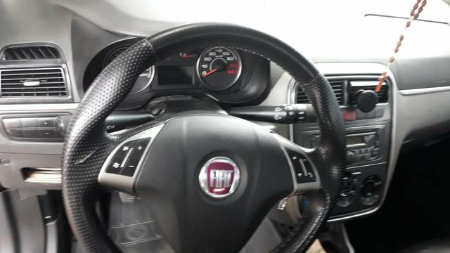 Fiat Punto 2011/2012 1.6 essence completo - Foto 4