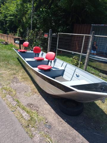 Barcos e semi-chatas de alumínio