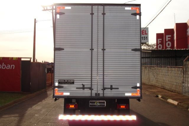 Iveco Daily 35S14 Ano 2018 Com Bau Unico Dono - Foto 4