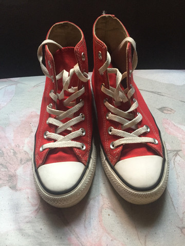 converse vermelho cano medio