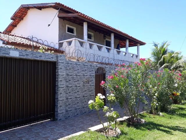 Uma casa de 06 quartos em Lauro de Freitas Praia de Ipitanga