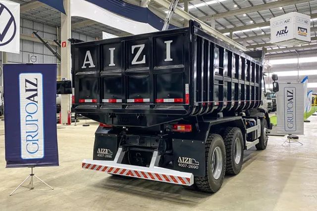 Caminhão Volvo VMX 290 6x4  com caçamba convencional 16m3 - Foto 9