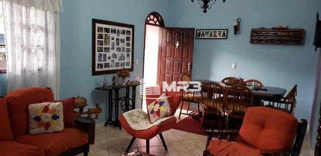 Praça Seca | Casa 5 quartos, sendo 1 suite