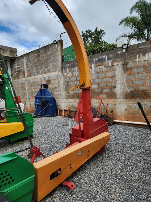 Forrageira jumil penha 12 facas para trator vendo ou troco