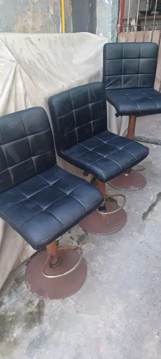 3 Cadeiras Giratórias de Bar em Couro Preto