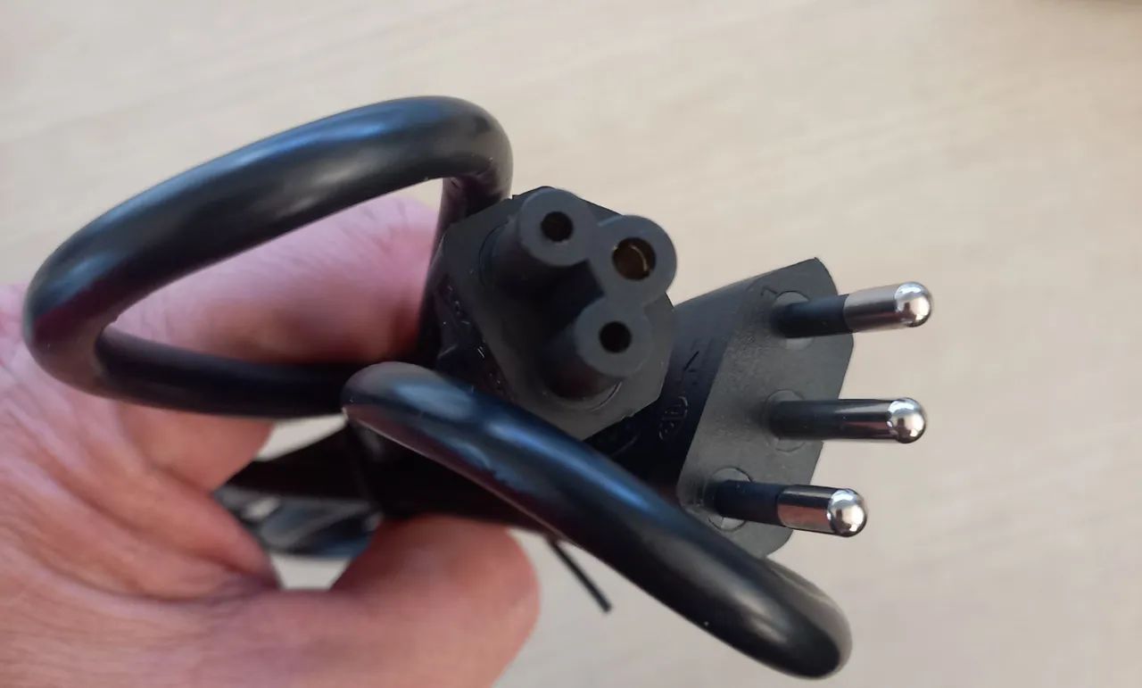 Cabos de Energia Monitor  - Foto 2