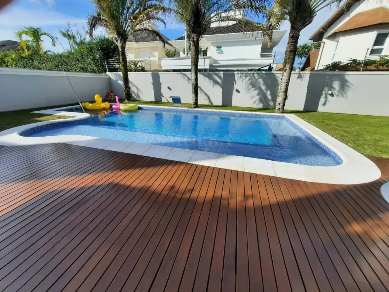 Casa em Condominio a venda com 6 suítes no Premier em Jurere Internacional em Florianópoli