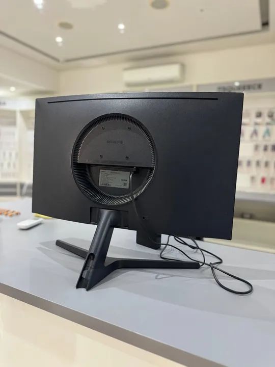 Monitor Curvo 27 Samsung ! Muito Novo, praticamente sem uso ! - Foto 4