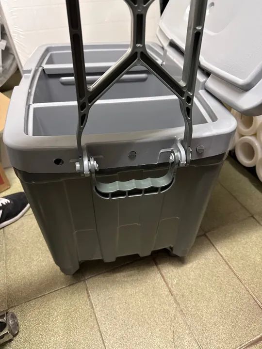 Caixa Térmica cross 54 Litros com rodinha  - Foto 3