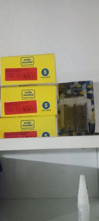 Fechaduras e dobradiças 