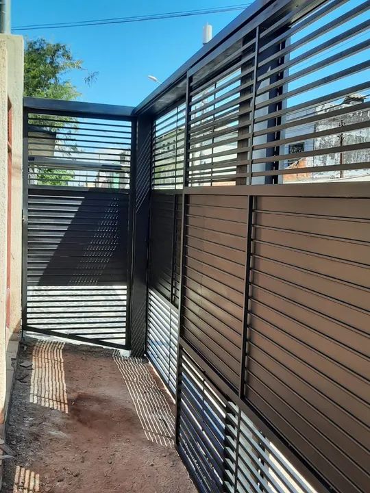 Portão de aço com tipa e chapa - Foto 2