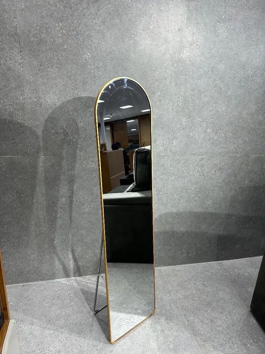 Espelho de Pé Oval Dourado (NOVO) - Foto 2