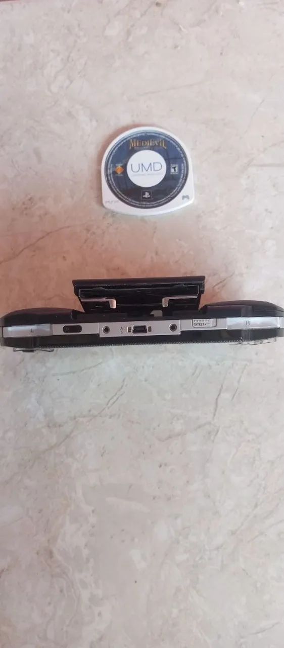 PSP Sony + Jogo Medievil Resurrection - Foto 2