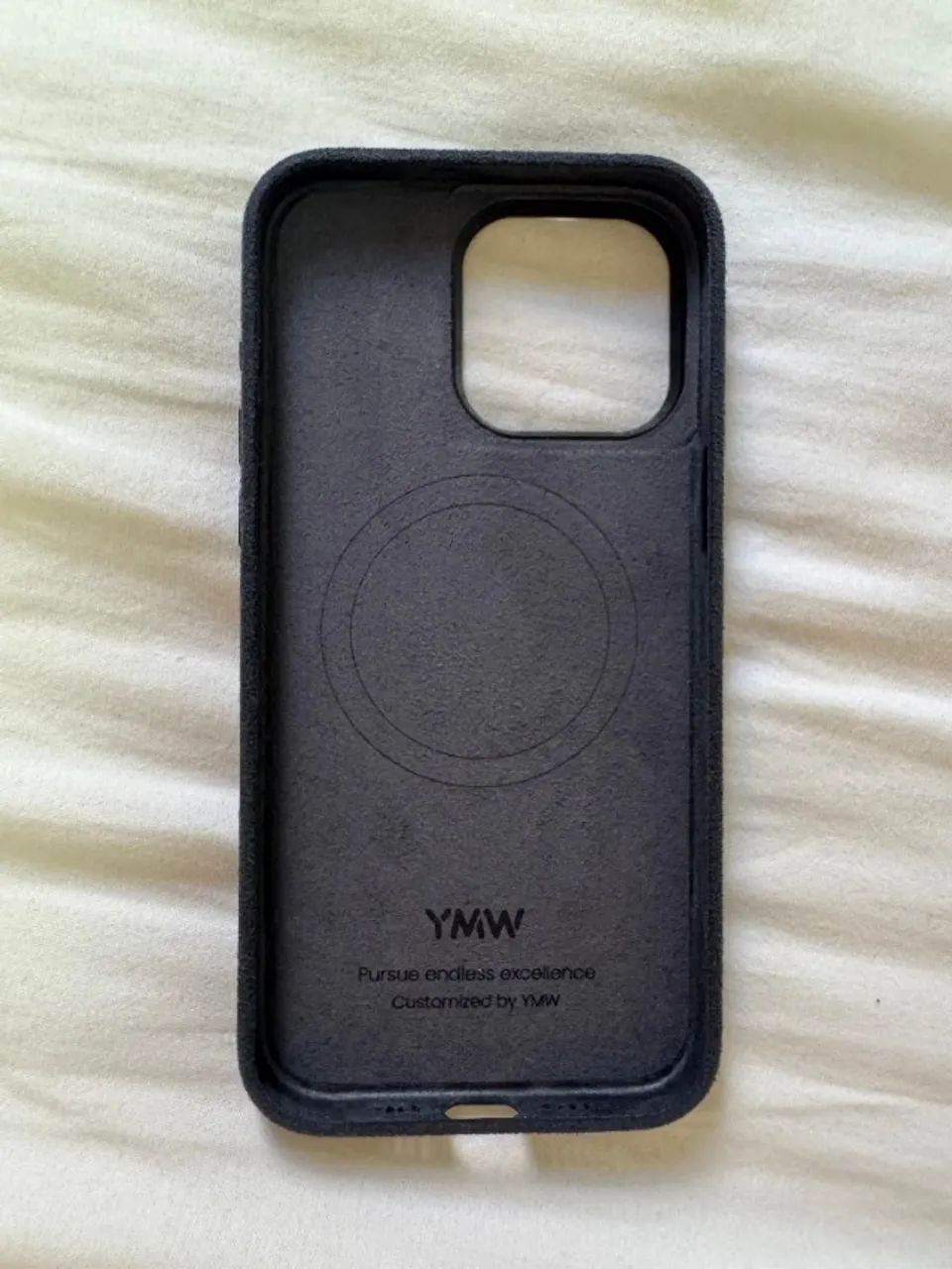 Case YMW - Alcantara Premium - Iphone 15 pro max - Foto 2