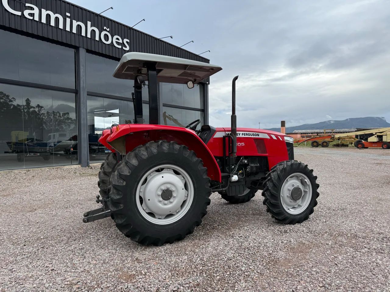 Trator mf 4305 4x4  - Foto 2