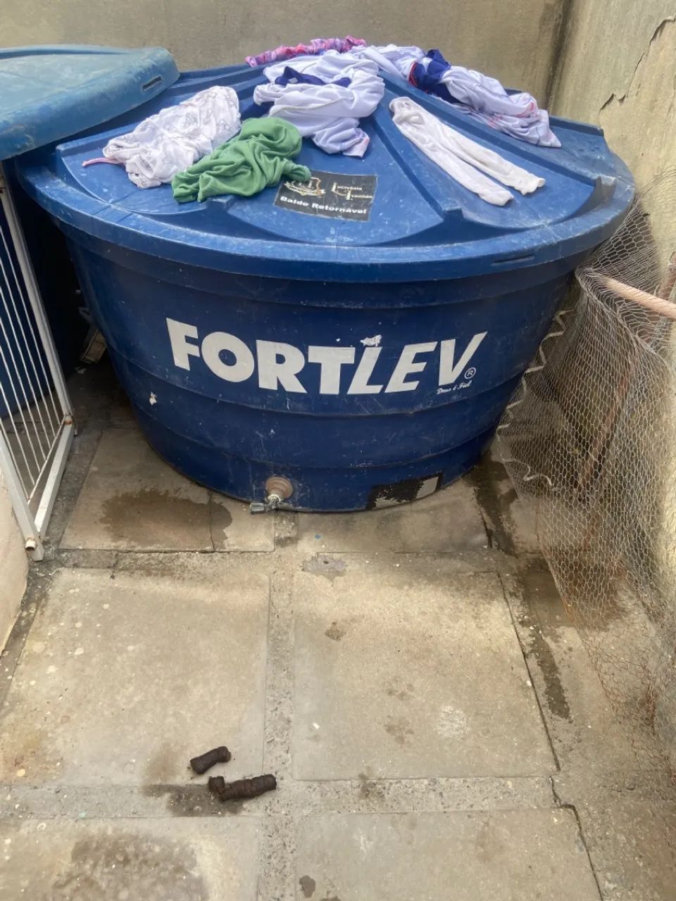 Vendo caixa de água 1000 litros