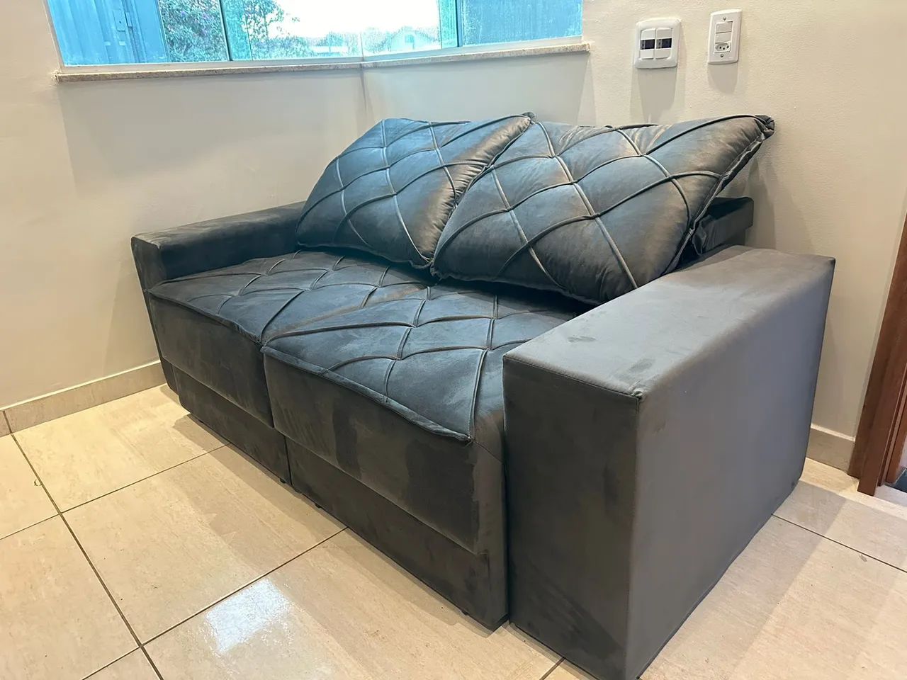 Sofá retrátil em 10 X $130.00 cartão de crédito novo Garantia  - Foto 2