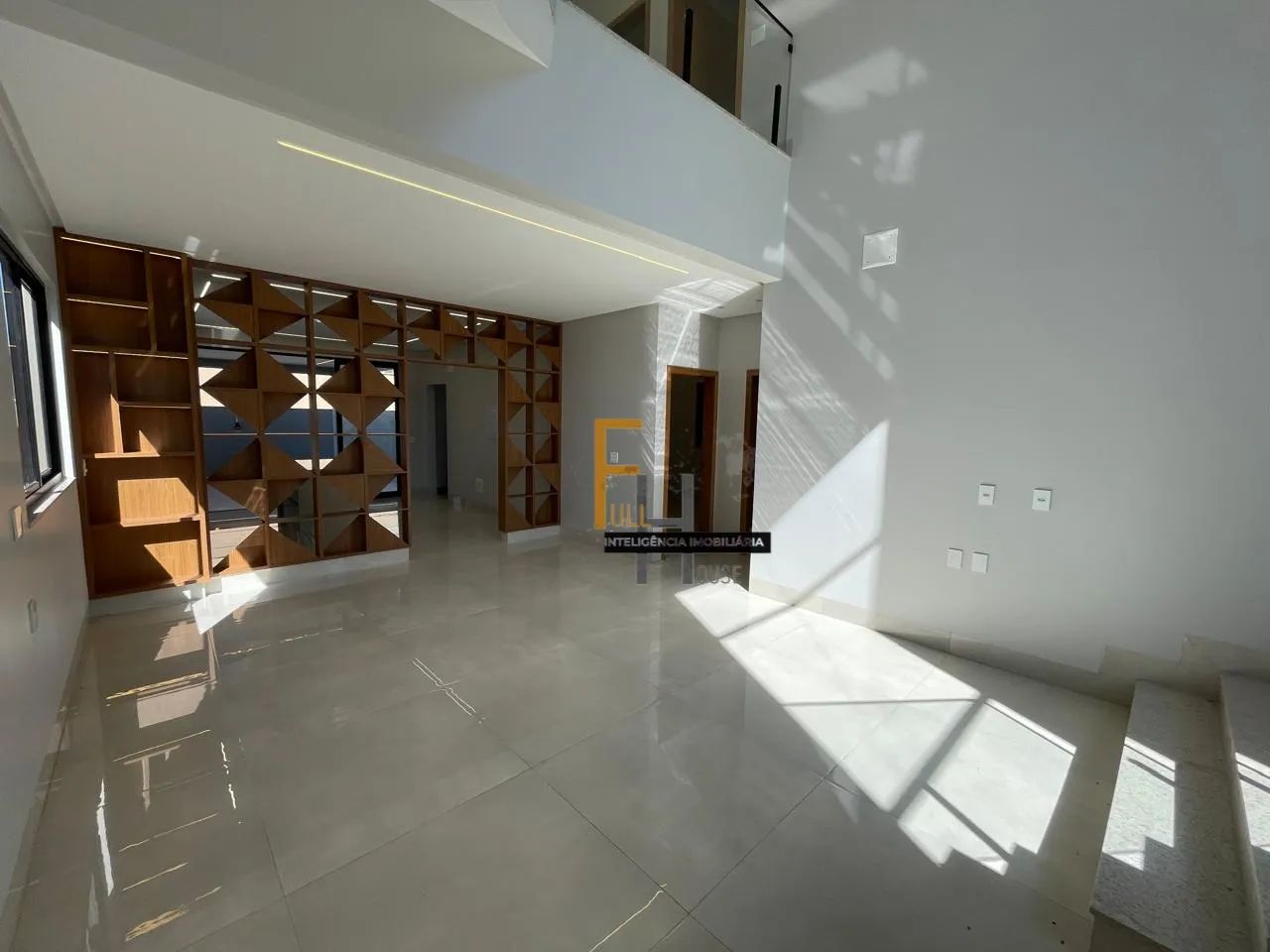 CASA EM CONDOMÍNIO FECHADO I 04 QUARTOS I PISCINA I PORCELANATO I HIDROMASSAGEM I ARMÁRIOS - Foto 2