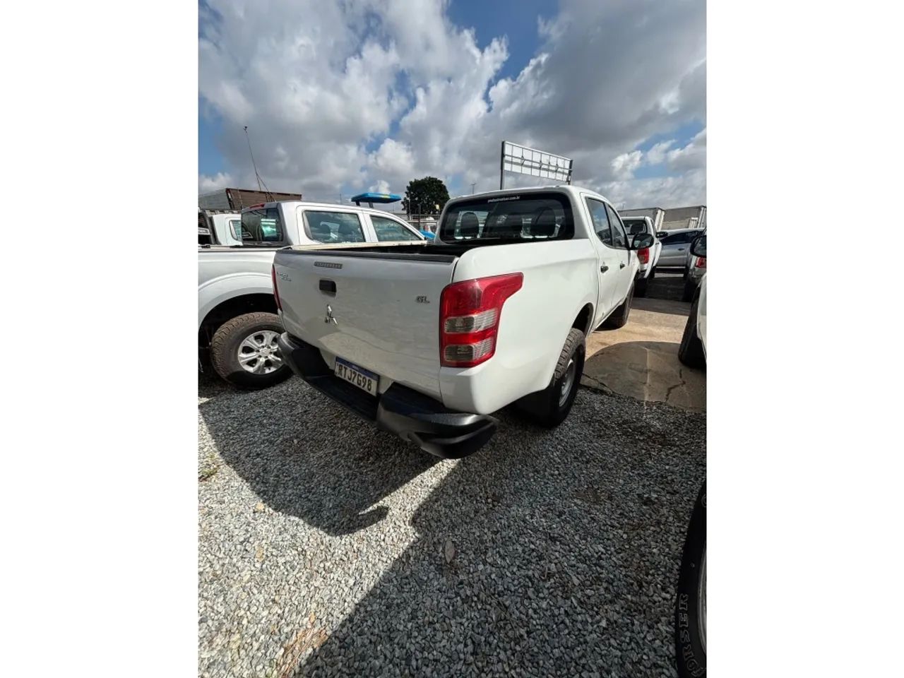 Mitsubishi L200 triton 2022 2.4 16v turbo diesel gl cd 4x4 manual - Foto 3