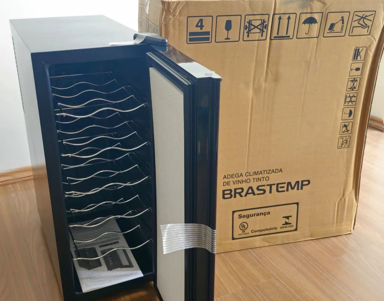 Adega Brastemp 127V 12 Garrafas Painel Touch Preta - Foto 3
