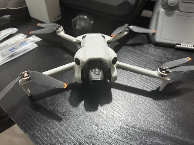 Drone Mini 4 Pro + Controle com Tela + 4 Baterias - Pouquíssimo Uso!  - Foto 5