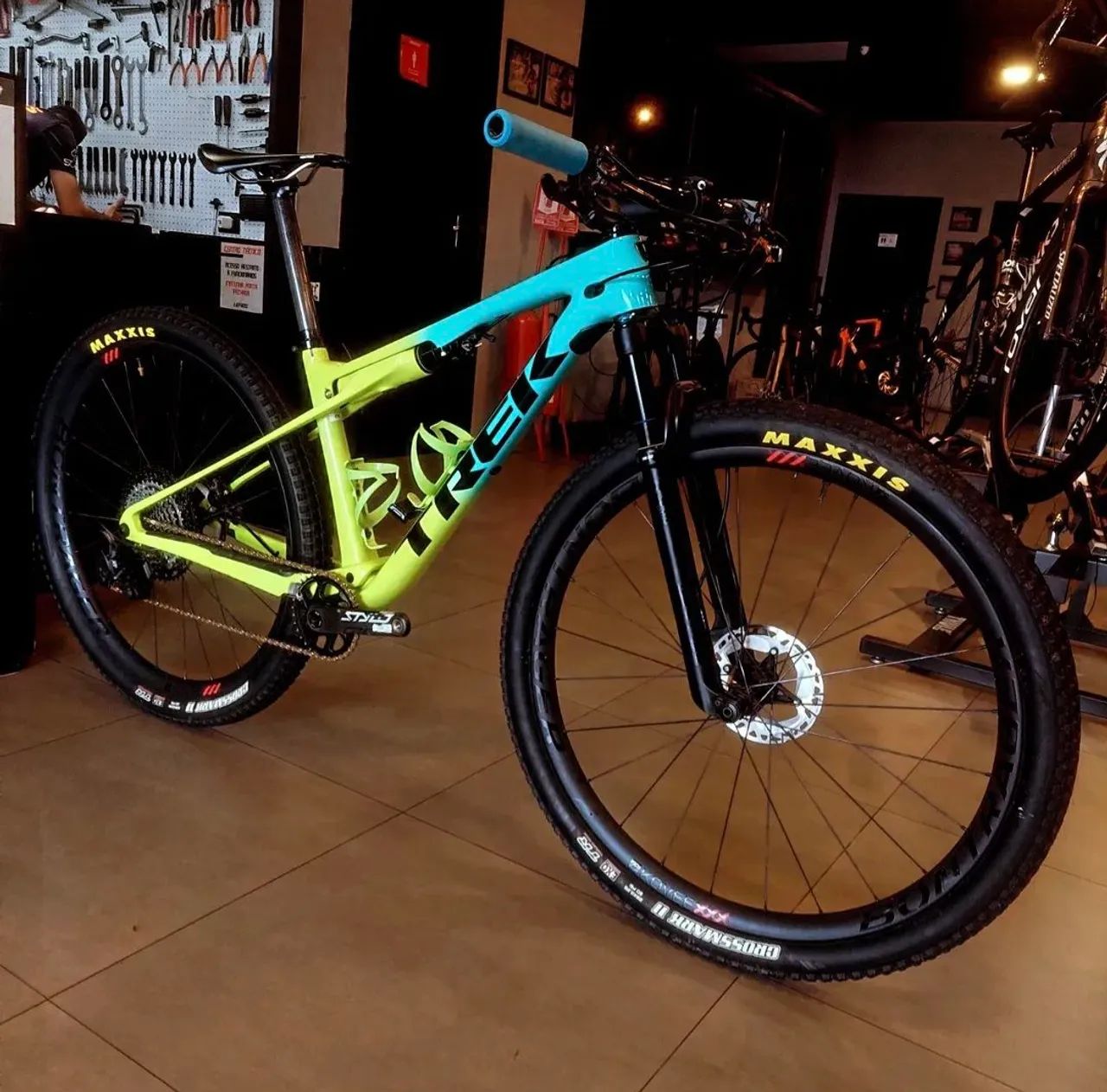 TREK SUPERCALIBER 9.8<br>